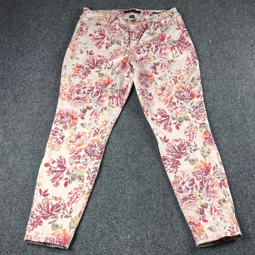Bandolino Lisbeth Floral Ankle Jeans in Cream, Pink and Green. Size 12. EUC.